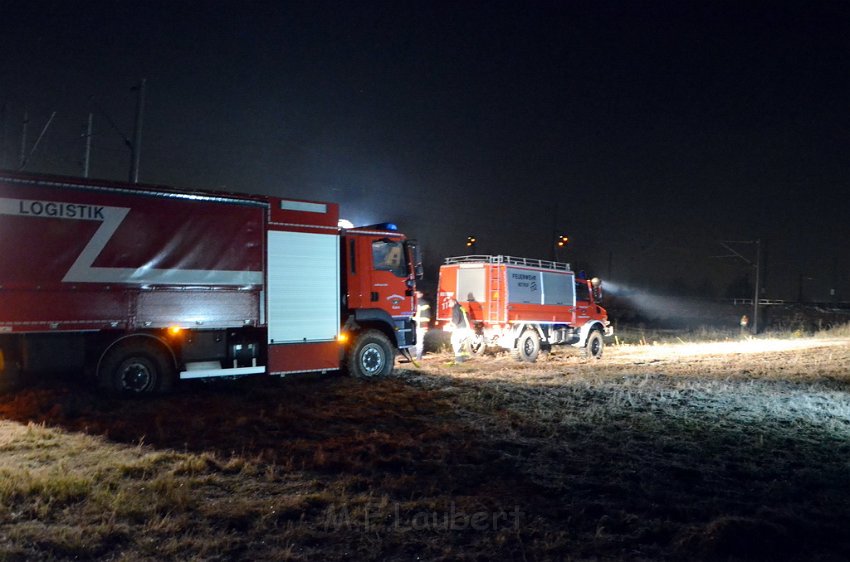 Einsatz BF Koeln Kfz geborgen Porz Josef Lindner Weg P29.JPG